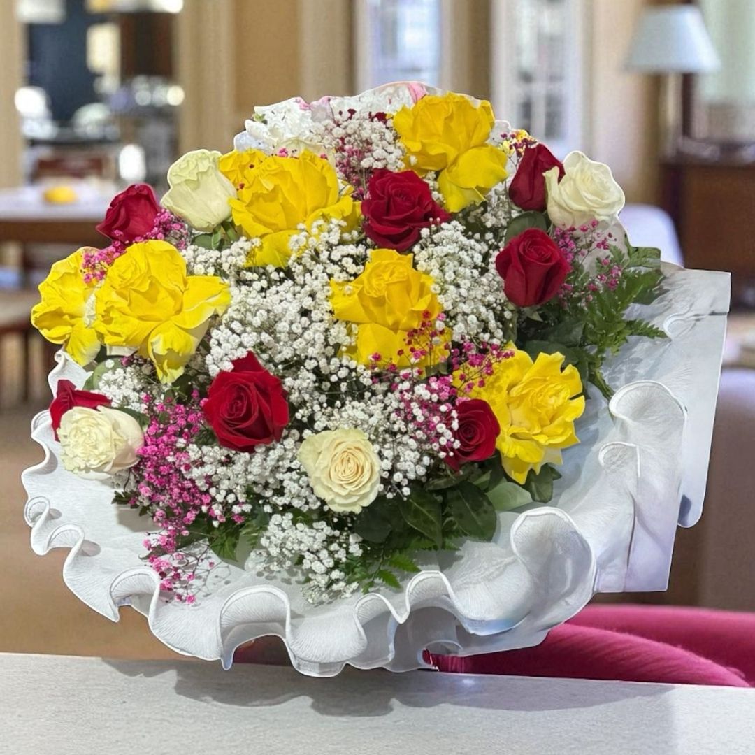 Ramo “Armonía de Colores” – Rosas naturales mixtas grandes - Imagen 3