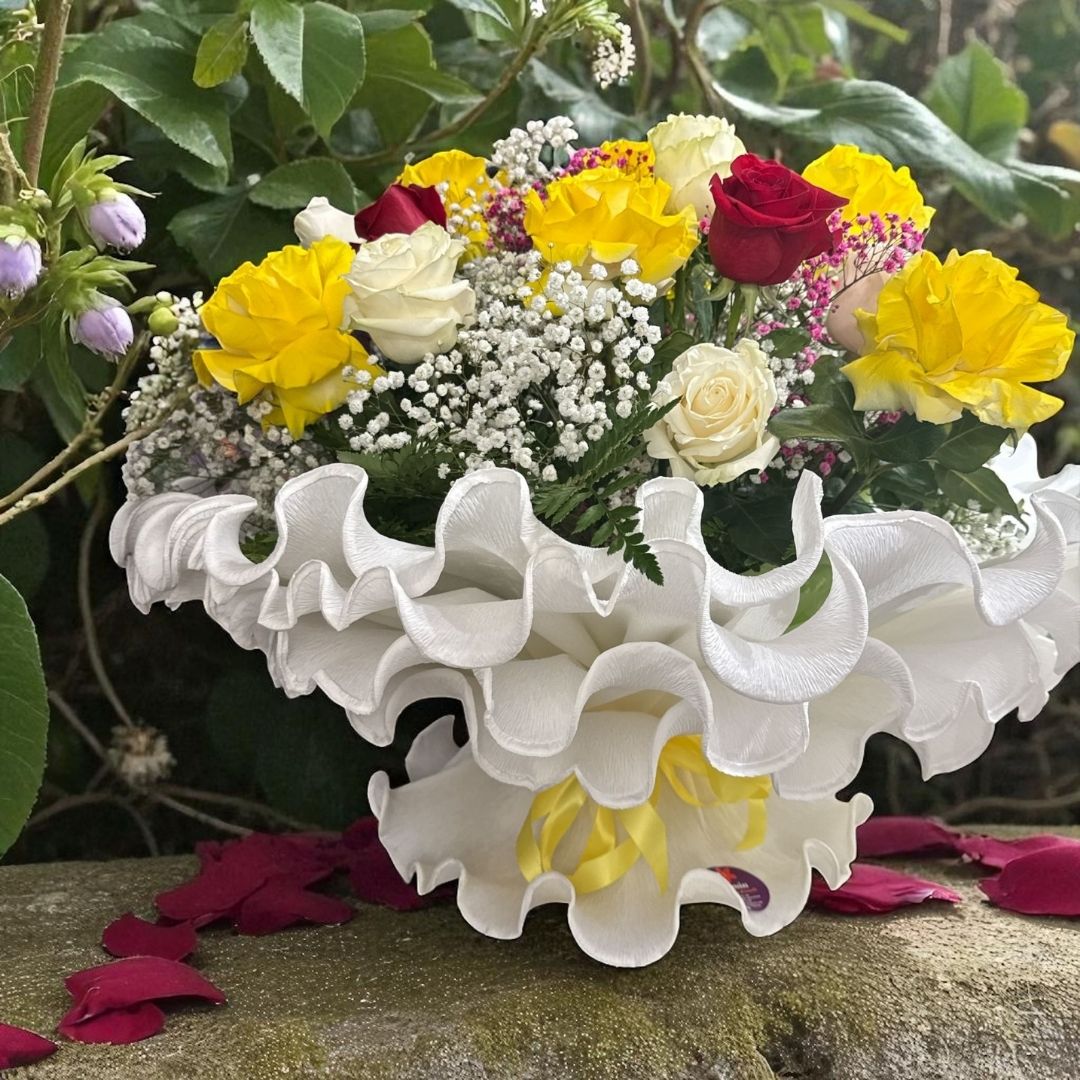 Ramo “Armonía de Colores” – Rosas naturales mixtas grandes - Imagen 4