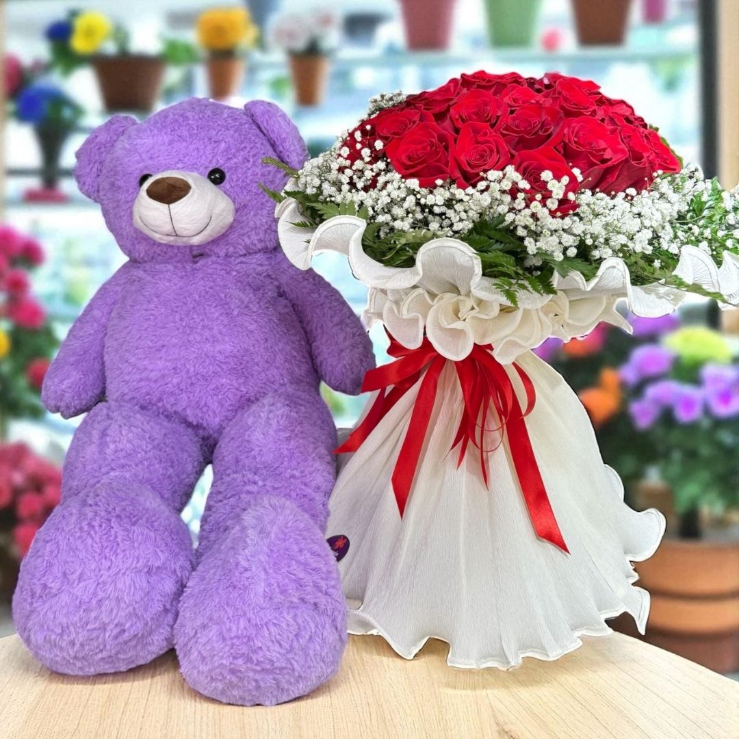 Ramo “Amor Total” – 30 Rosas rojas naturales con oso gigante