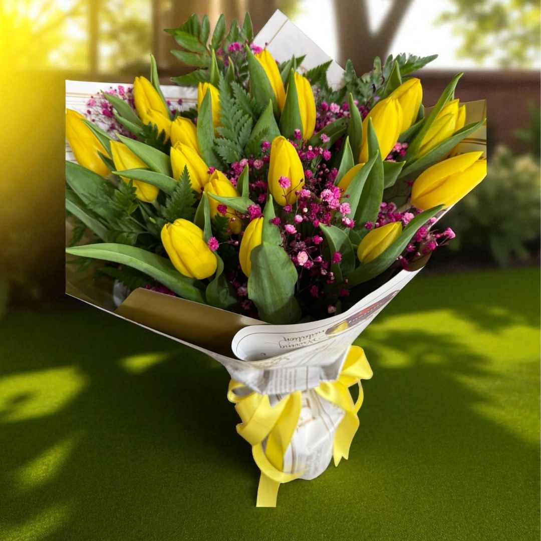 Ramo “Sol de Primavera” – Tulipanes amarillos naturales