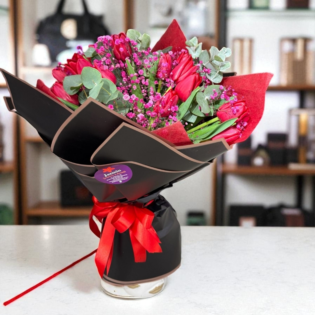 🌷 Ramo de Tulipanes – Edición San Valentín